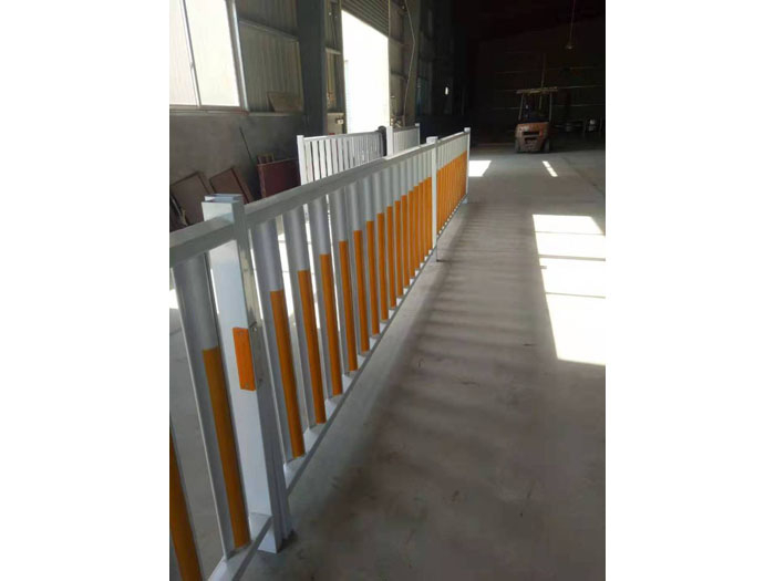 市政護欄生產安裝